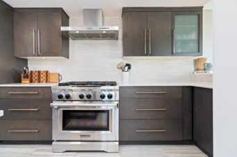 EXCEPTIONAL WATERFRONT TROPHY RESIDENCE ALONG THE PRESTIGIOUS MARINASIDE WATERFRONT PROMENADE - 3307 1033 Marinaside Crescent