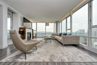 EXCEPTIONAL WATERFRONT TROPHY RESIDENCE ALONG THE PRESTIGIOUS MARINASIDE WATERFRONT PROMENADE - 3307 1033 Marinaside Crescent