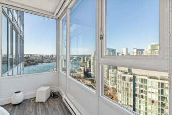 EXCEPTIONAL WATERFRONT TROPHY RESIDENCE ALONG THE PRESTIGIOUS MARINASIDE WATERFRONT PROMENADE - 3307 1033 Marinaside Crescent