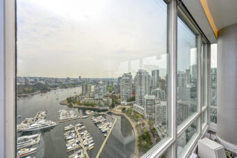 EXCEPTIONAL WATERFRONT TROPHY RESIDENCE ALONG THE PRESTIGIOUS MARINASIDE WATERFRONT PROMENADE - 3307 1033 Marinaside Crescent