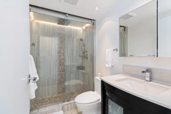 EXCEPTIONAL WATERFRONT TROPHY RESIDENCE ALONG THE PRESTIGIOUS MARINASIDE WATERFRONT PROMENADE - 3307 1033 Marinaside Crescent