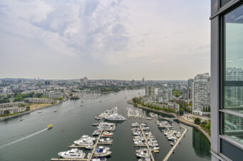 EXCEPTIONAL WATERFRONT TROPHY RESIDENCE ALONG THE PRESTIGIOUS MARINASIDE WATERFRONT PROMENADE - 3307 1033 Marinaside Crescent