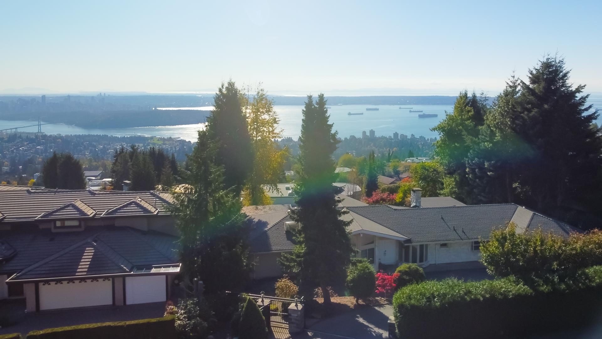 LUXURY BUILD OPPORTUNITY IN THE PRESTIGIOUS CHARTWELL NEIGHBOURHOOD OF WEST VANCOUVER - 1451 Chartwell Drive, West Vancouver