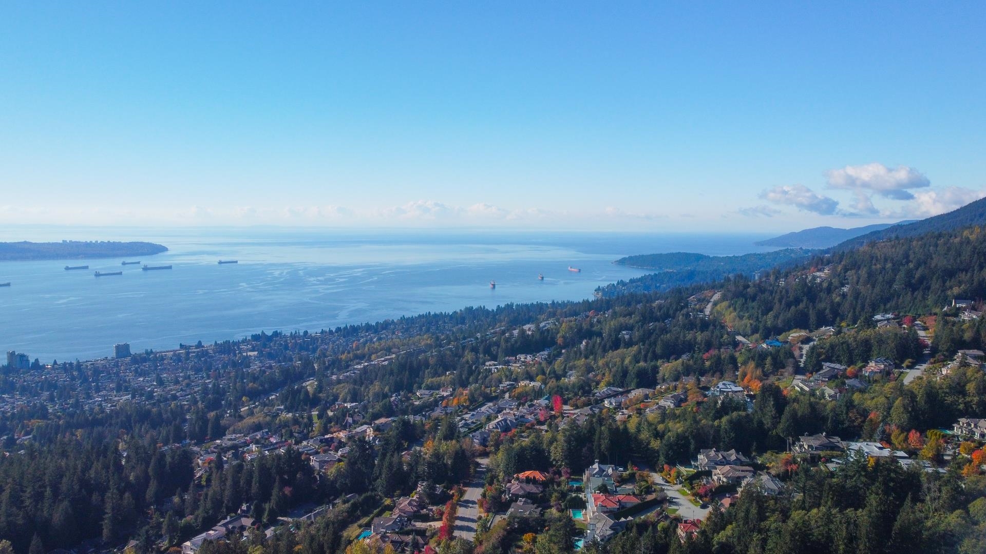 LUXURY BUILD OPPORTUNITY IN THE PRESTIGIOUS CHARTWELL NEIGHBOURHOOD OF WEST VANCOUVER - 1451 Chartwell Drive, West Vancouver