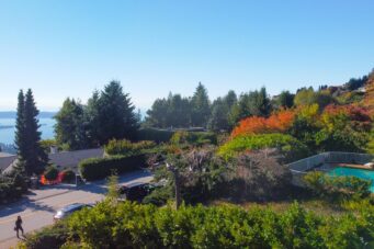 LUXURY BUILD OPPORTUNITY IN THE PRESTIGIOUS CHARTWELL NEIGHBOURHOOD OF WEST VANCOUVER - 1451 Chartwell Drive, West Vancouver