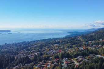 LUXURY BUILD OPPORTUNITY IN THE PRESTIGIOUS CHARTWELL NEIGHBOURHOOD OF WEST VANCOUVER - 1451 Chartwell Drive, West Vancouver