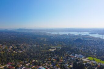 LUXURY BUILD OPPORTUNITY IN THE PRESTIGIOUS CHARTWELL NEIGHBOURHOOD OF WEST VANCOUVER - 1451 Chartwell Drive, West Vancouver