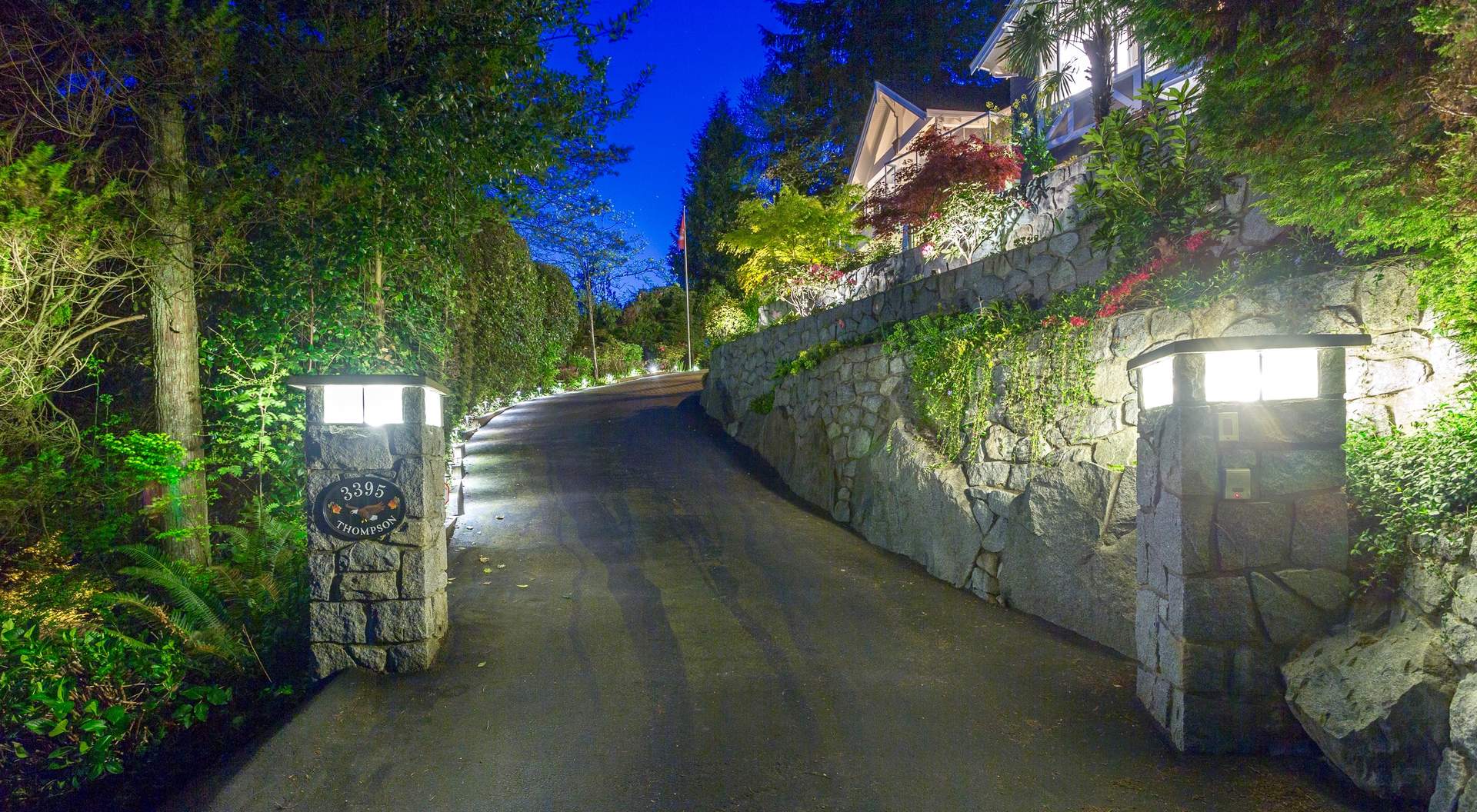 STUNNING CUSTOM HOME IN PRESTIGIOUS WEST BAY - 3395 Thompson Crescent