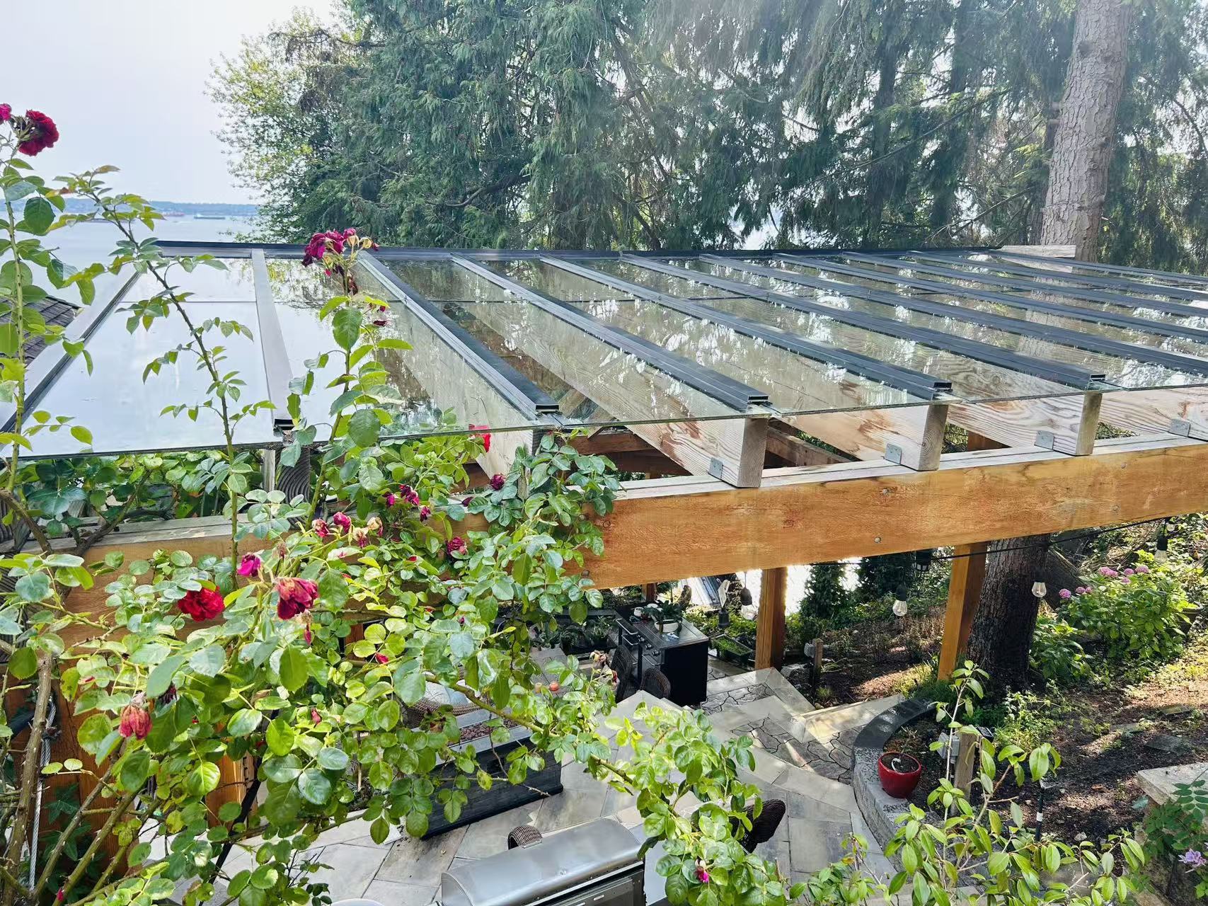 STUNNING CUSTOM HOME IN PRESTIGIOUS WEST BAY - 3395 Thompson Crescent