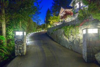 STUNNING CUSTOM HOME IN PRESTIGIOUS WEST BAY - 3395 Thompson Crescent