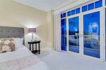 STUNNING CUSTOM HOME IN PRESTIGIOUS WEST BAY - 3395 Thompson Crescent