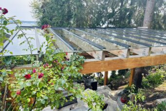 STUNNING CUSTOM HOME IN PRESTIGIOUS WEST BAY - 3395 Thompson Crescent