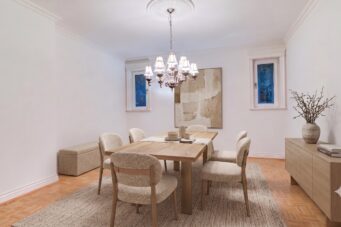 STUNNING CUSTOM HOME IN PRESTIGIOUS WEST BAY - 3395 Thompson Crescent