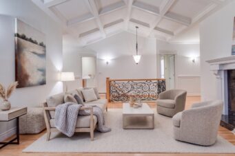 STUNNING CUSTOM HOME IN PRESTIGIOUS WEST BAY - 3395 Thompson Crescent
