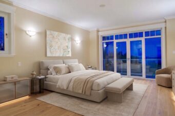STUNNING CUSTOM HOME IN PRESTIGIOUS WEST BAY - 3395 Thompson Crescent