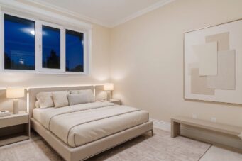 STUNNING CUSTOM HOME IN PRESTIGIOUS WEST BAY - 3395 Thompson Crescent