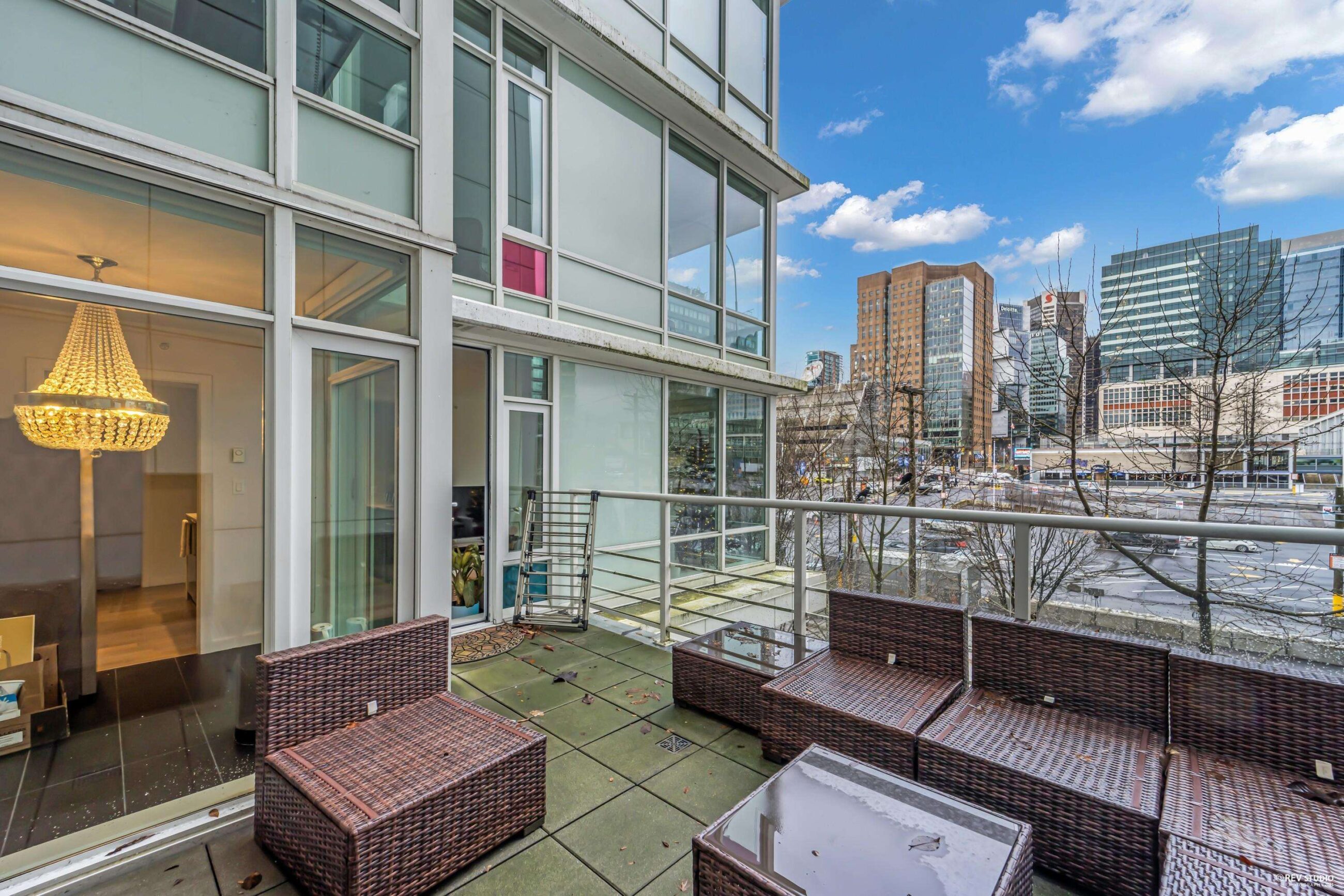 BEAUTIFUL COSMOS APARTMENT BY CONCORD PACIFIC – 309 161 W Georgia Street, Vancouver