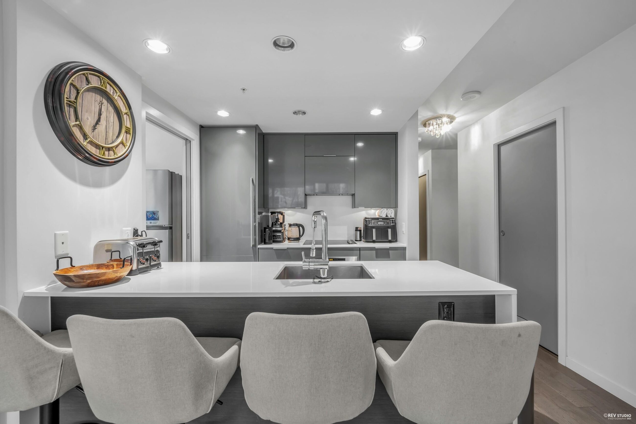 BEAUTIFUL COSMOS APARTMENT BY CONCORD PACIFIC  - 309 161 W Georgia Street, Vancouver