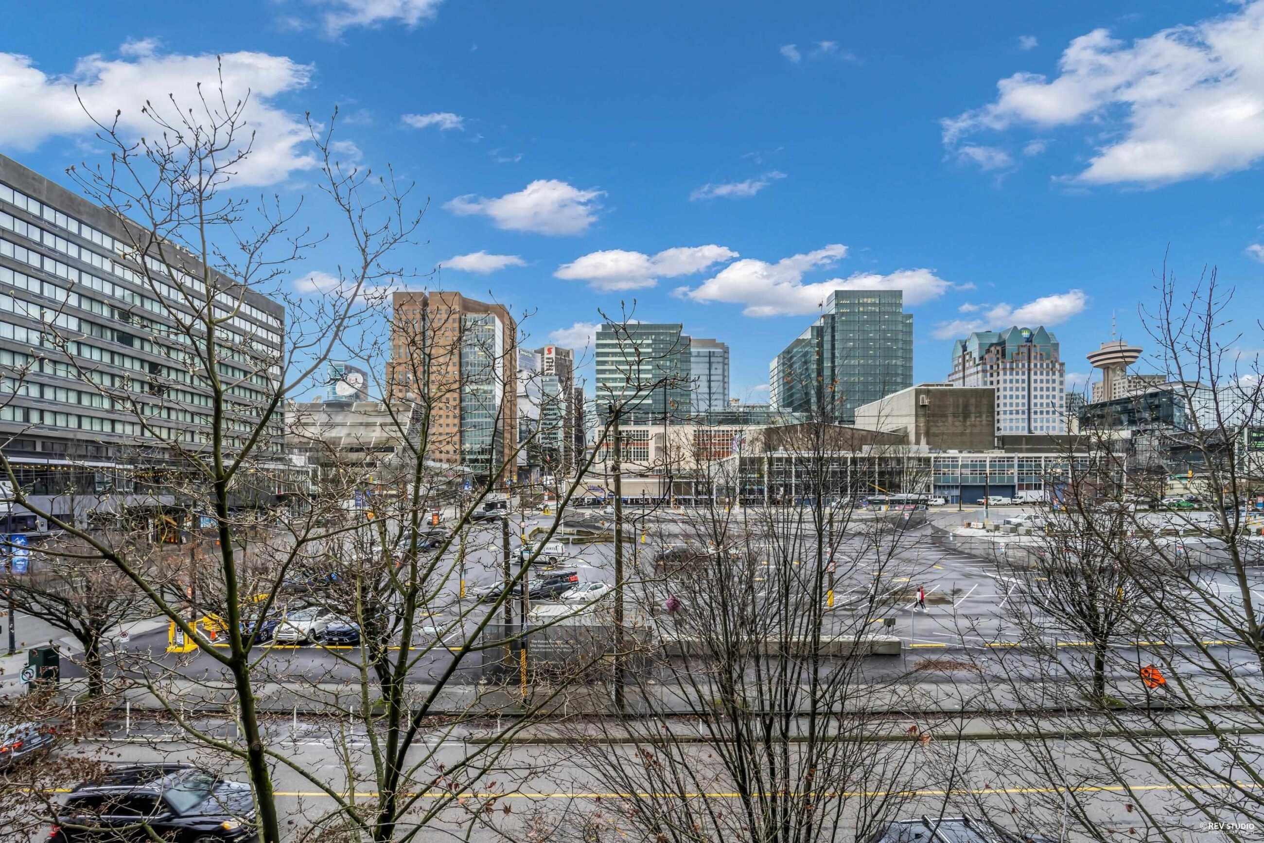 BEAUTIFUL COSMOS APARTMENT BY CONCORD PACIFIC  - 309 161 W Georgia Street, Vancouver
