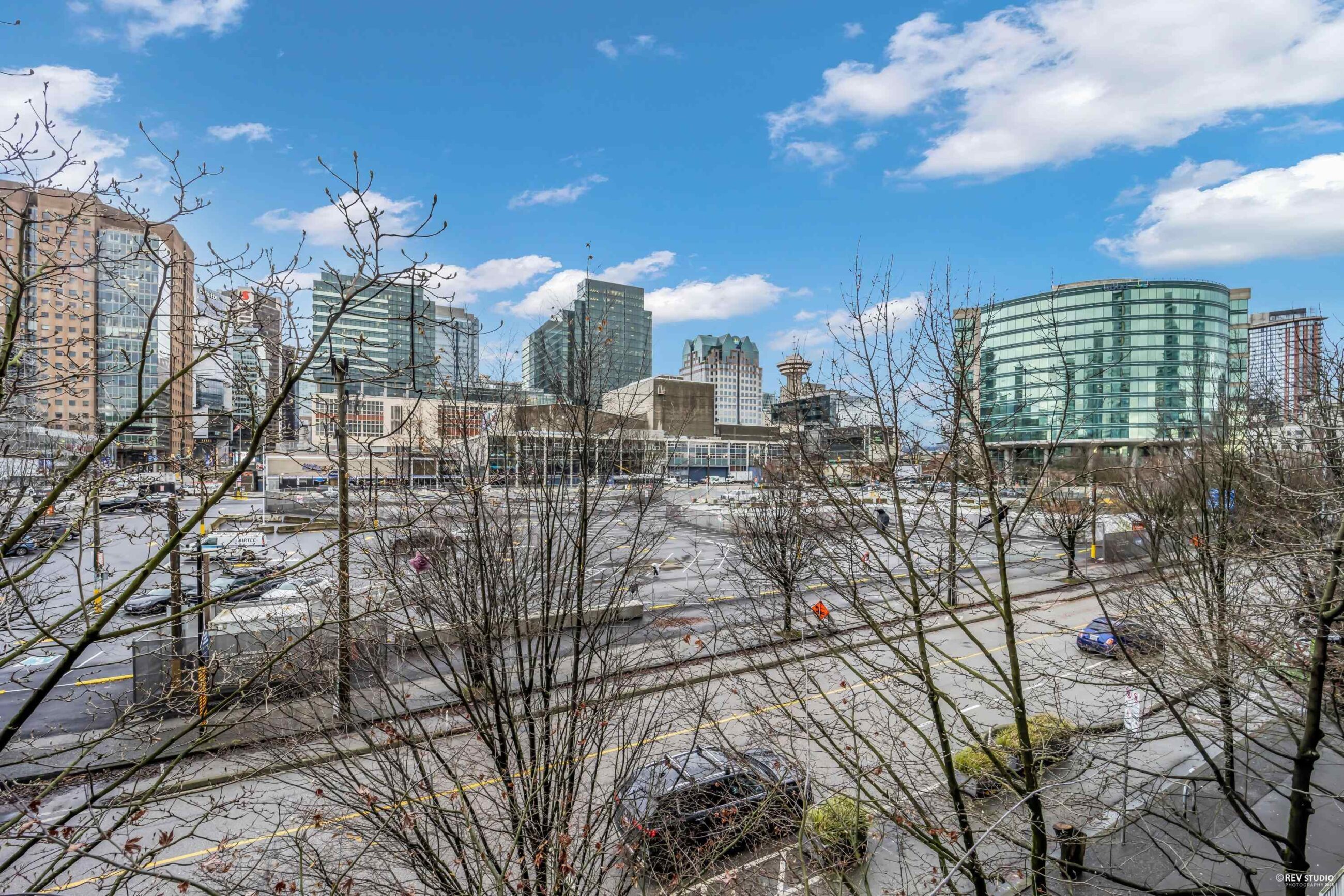 BEAUTIFUL COSMOS APARTMENT BY CONCORD PACIFIC  - 309 161 W Georgia Street, Vancouver