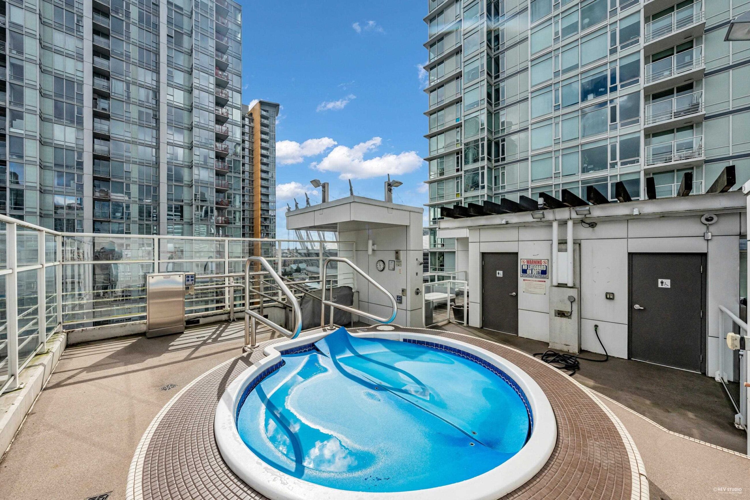 BEAUTIFUL COSMOS APARTMENT BY CONCORD PACIFIC  - 309 161 W Georgia Street, Vancouver