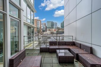 BEAUTIFUL COSMOS APARTMENT BY CONCORD PACIFIC  - 309 161 W Georgia Street, Vancouver