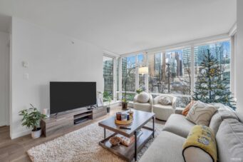 BEAUTIFUL COSMOS APARTMENT BY CONCORD PACIFIC  - 309 161 W Georgia Street, Vancouver