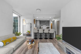 BEAUTIFUL COSMOS APARTMENT BY CONCORD PACIFIC  - 309 161 W Georgia Street, Vancouver