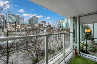BEAUTIFUL COSMOS APARTMENT BY CONCORD PACIFIC  - 309 161 W Georgia Street, Vancouver