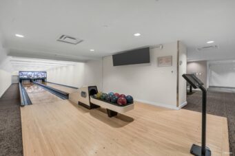 BEAUTIFUL COSMOS APARTMENT BY CONCORD PACIFIC  - 309 161 W Georgia Street, Vancouver