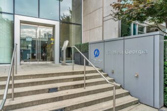 BEAUTIFUL COSMOS APARTMENT BY CONCORD PACIFIC  - 309 161 W Georgia Street, Vancouver