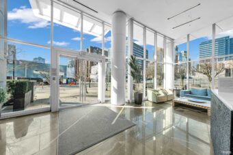 BEAUTIFUL COSMOS APARTMENT BY CONCORD PACIFIC  - 309 161 W Georgia Street, Vancouver