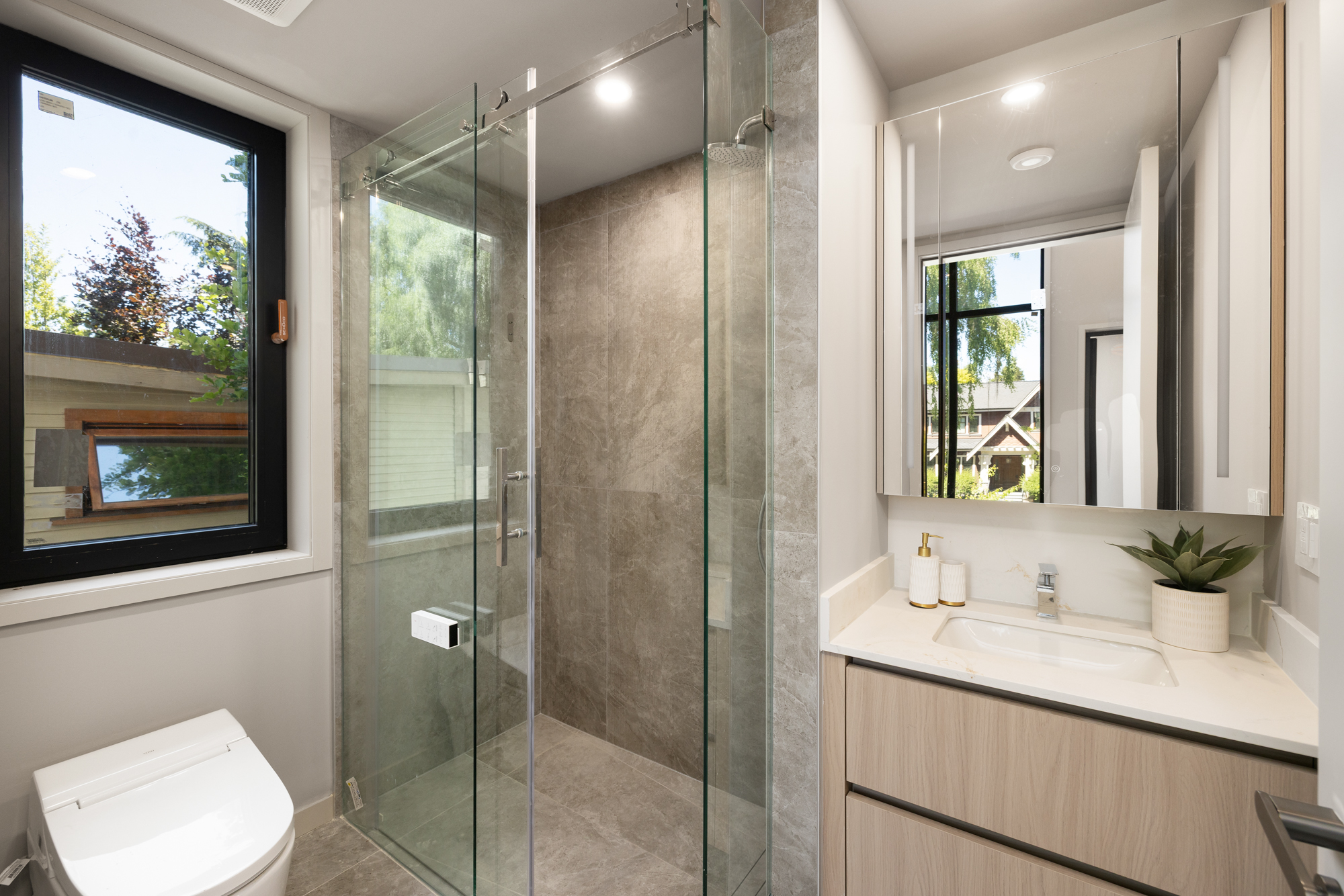 NEWLY BUILT ARCHITECTURAL RESIDENCE IN THE HEART OF DUNBAR - 4090 W 31st Avenue