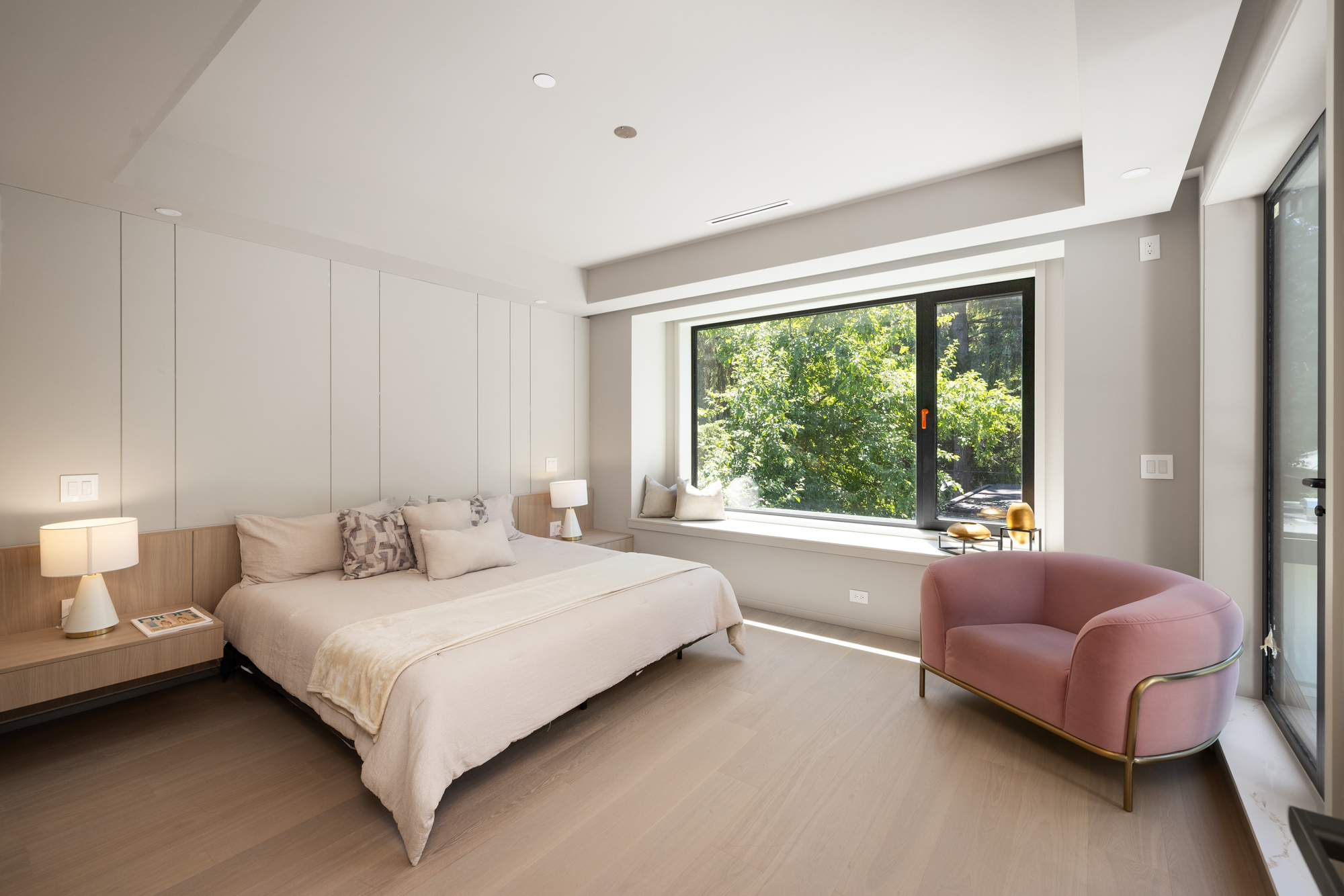 NEWLY BUILT ARCHITECTURAL RESIDENCE IN THE HEART OF DUNBAR - 4090 W 31st Avenue