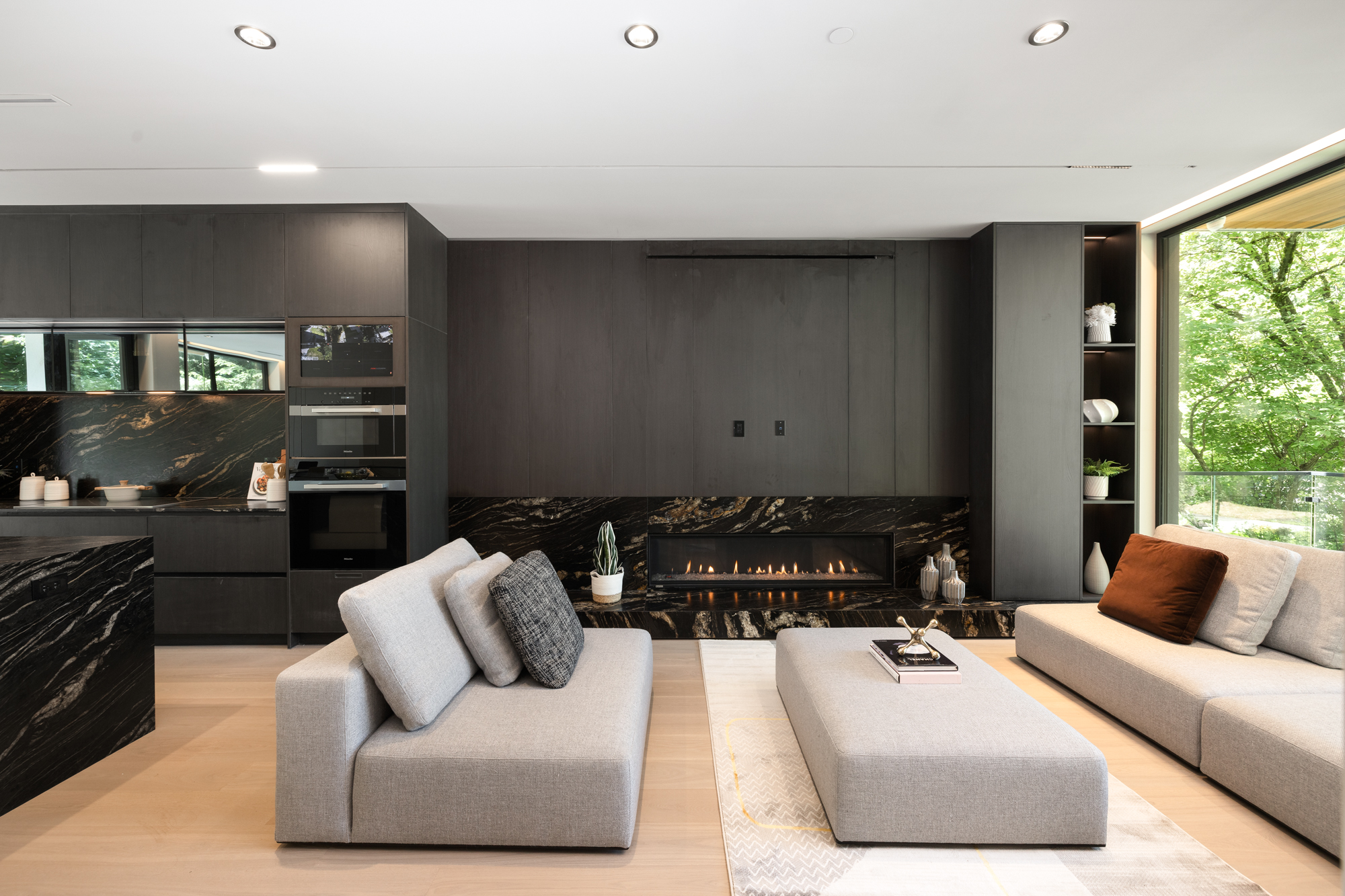 NEWLY BUILT ARCHITECTURAL RESIDENCE IN THE HEART OF DUNBAR - 4090 W 31st Avenue