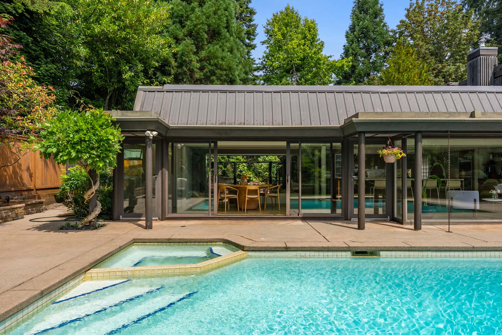 WEST COAST MODERN RESIDENCE IN SENTINEL HILL - Arthur Erickson Residence