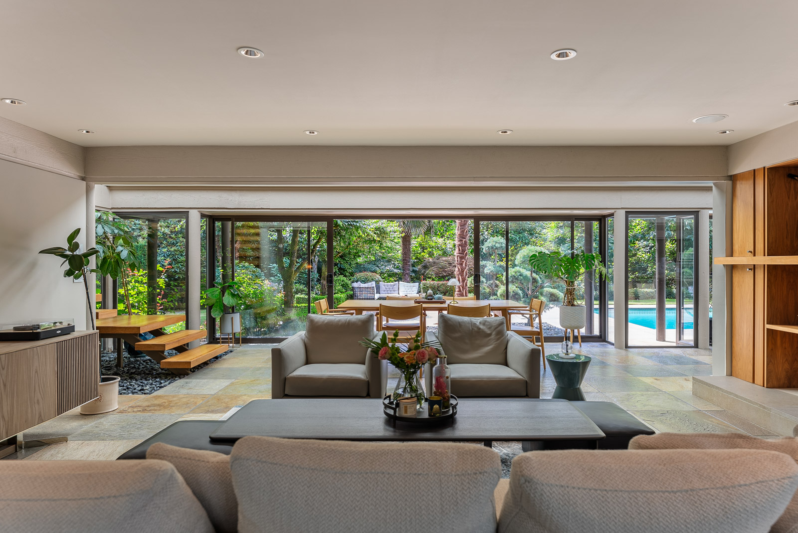 WEST COAST MODERN RESIDENCE IN SENTINEL HILL - Arthur Erickson Residence