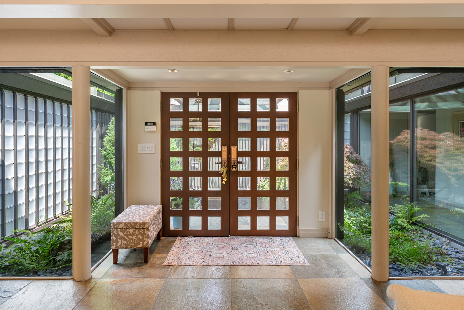WEST COAST MODERN RESIDENCE IN SENTINEL HILL - Arthur Erickson Residence
