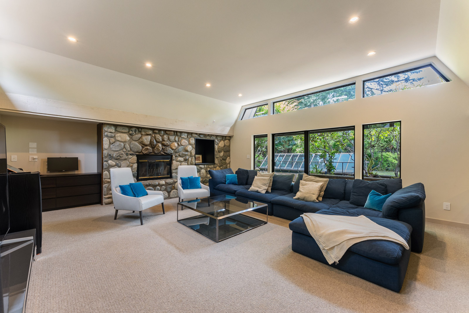 WEST COAST MODERN RESIDENCE IN SENTINEL HILL - Arthur Erickson Residence