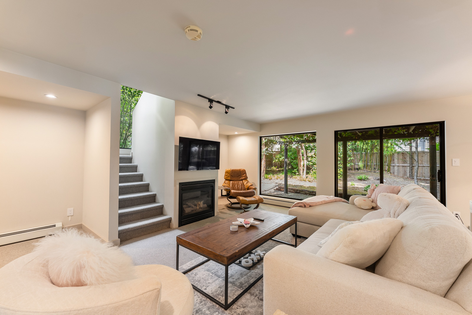 WEST COAST MODERN RESIDENCE IN SENTINEL HILL - Arthur Erickson Residence