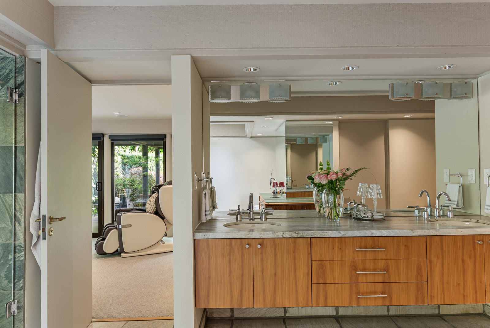 WEST COAST MODERN RESIDENCE IN SENTINEL HILL - Arthur Erickson Residence
