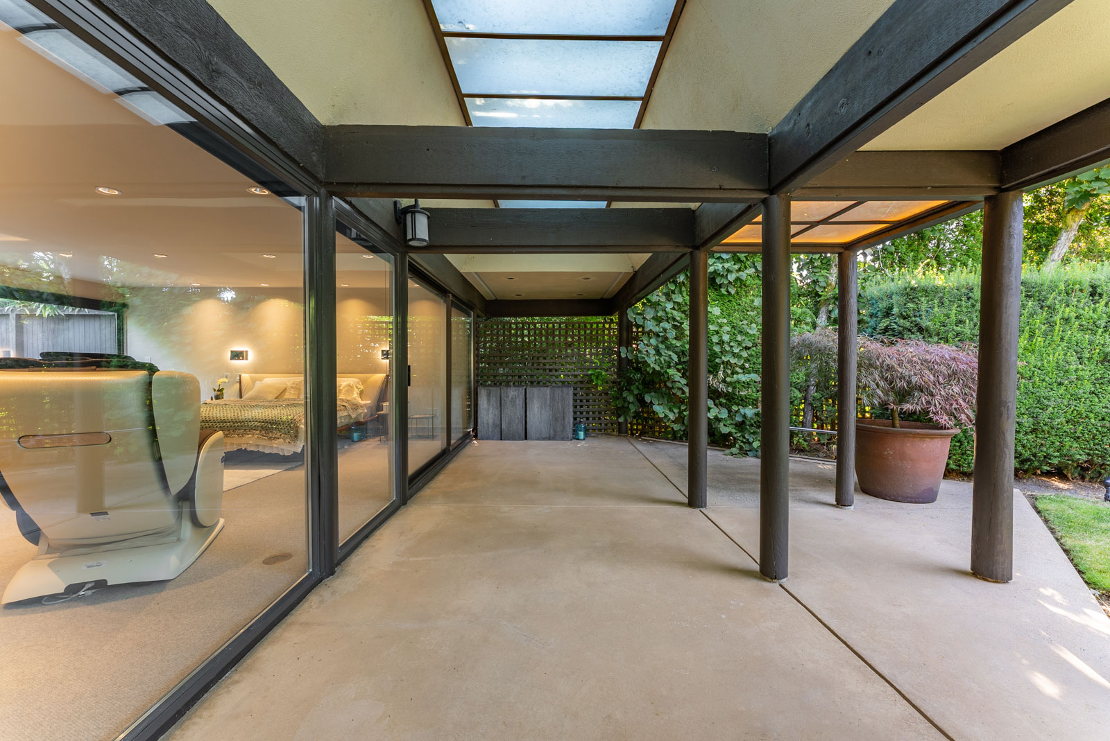 WEST COAST MODERN RESIDENCE IN SENTINEL HILL - Arthur Erickson Residence