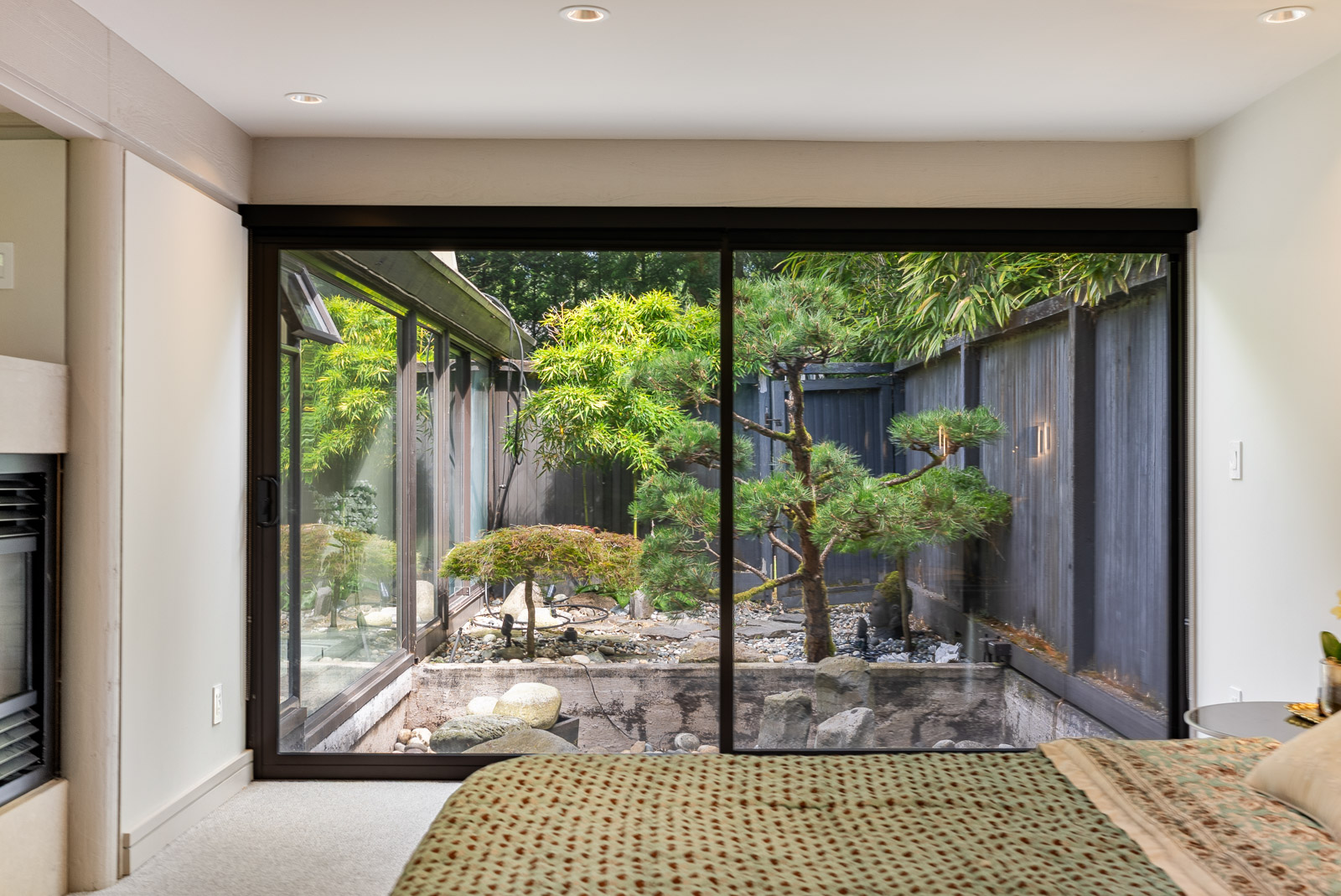 WEST COAST MODERN RESIDENCE IN SENTINEL HILL - Arthur Erickson Residence