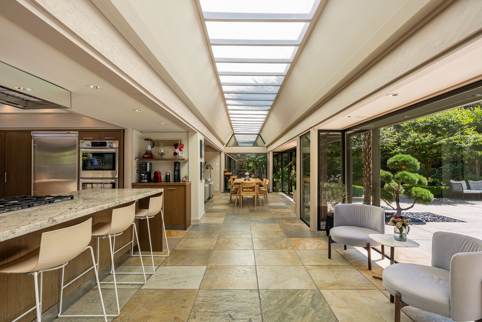 WEST COAST MODERN RESIDENCE IN SENTINEL HILL - Arthur Erickson Residence