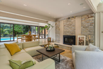 WEST COAST MODERN RESIDENCE IN SENTINEL HILL - Arthur Erickson Residence