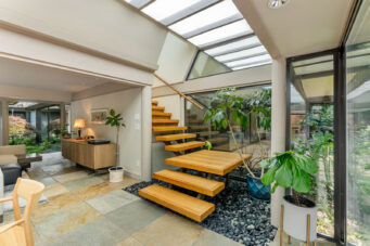 WEST COAST MODERN RESIDENCE IN SENTINEL HILL - Arthur Erickson Residence