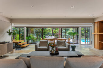 WEST COAST MODERN RESIDENCE IN SENTINEL HILL - Arthur Erickson Residence