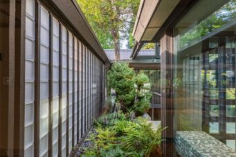 WEST COAST MODERN RESIDENCE IN SENTINEL HILL - Arthur Erickson Residence