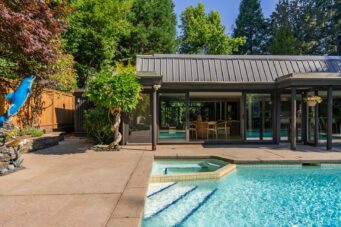 WEST COAST MODERN RESIDENCE IN SENTINEL HILL - Arthur Erickson Residence