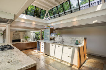 WEST COAST MODERN RESIDENCE IN SENTINEL HILL - Arthur Erickson Residence
